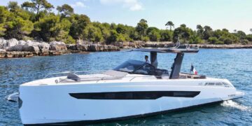 day yacht charter monaco