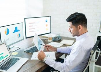 Best stock broker in India with lowest brokerage for affordable and seamless online trading.